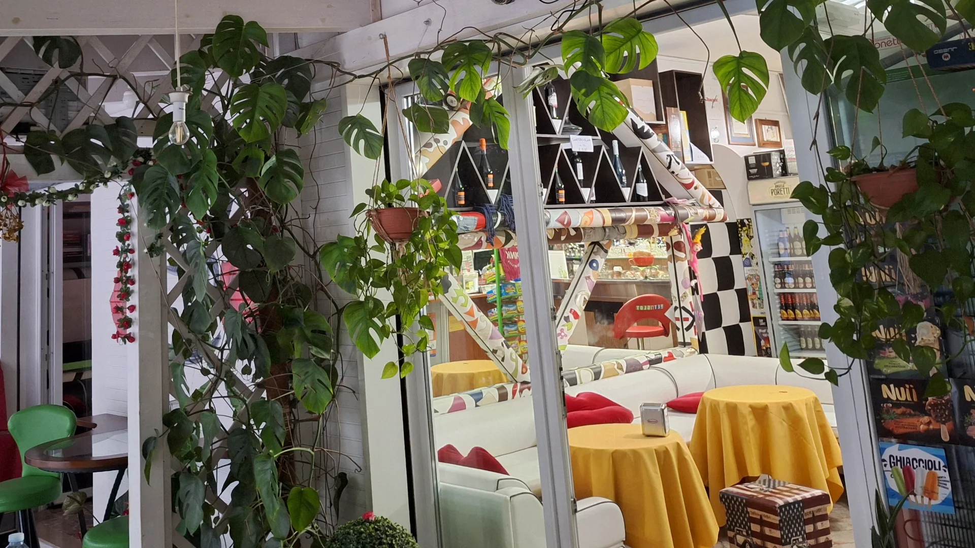 PORRINI CAFFE' — Eleganza senza tempo